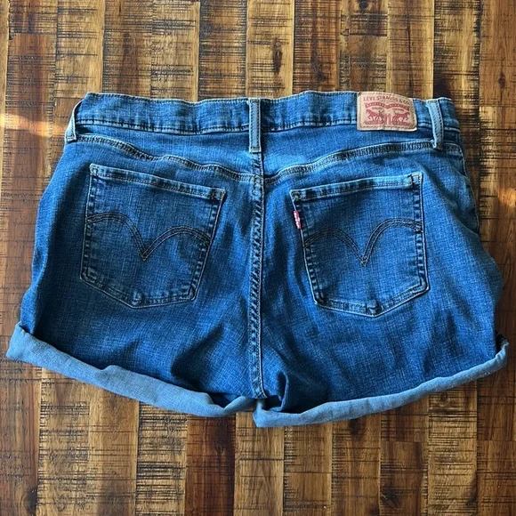 Levi’s Mid Length Jean Shorts - Picture 2 of 6